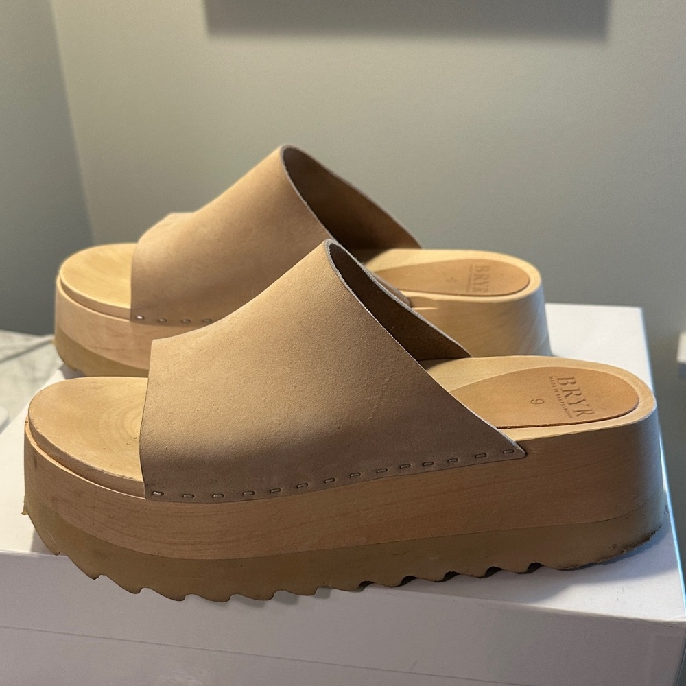 Bryr Tan Suede Chonk Sandals